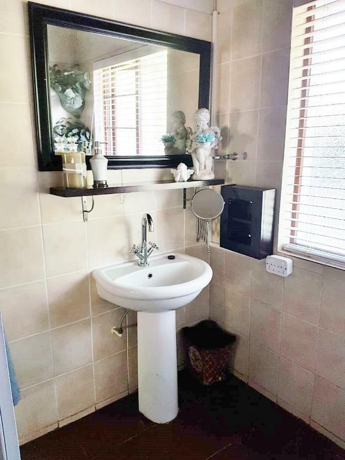 Kruger Allo B&B Komatipoort Bagian luar foto
